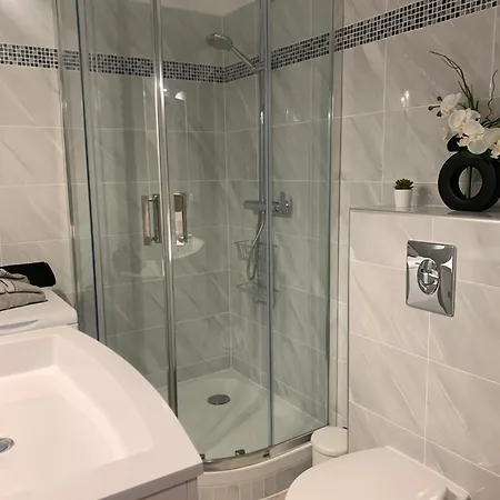 Location 2 Pieces Front De Mer Avec Piscine